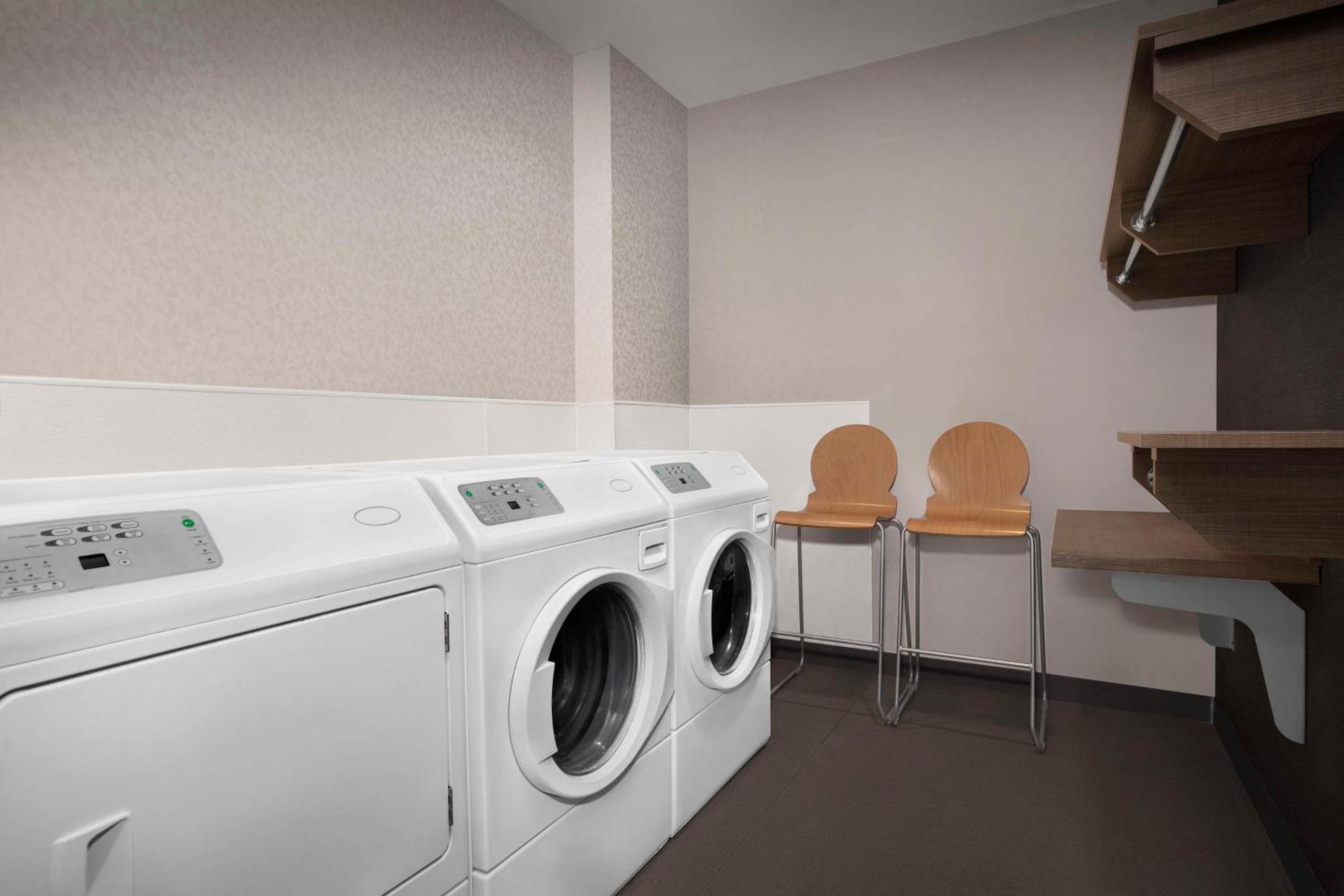 Home2 Suites By Hilton Eugene Downtown University Area Екстер'єр фото